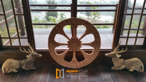 Ukir Rusa dan Roda Emas Jepara Craft